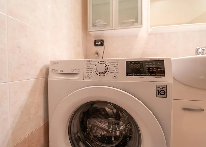 Moderno Con Garage, Wi-fi, Aria Condizionata E Terrazzo 아파트 *