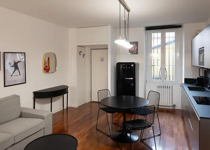 Moderno Bilocale Su Due Piani Nel Cuore Dei Navigli * 밀라노