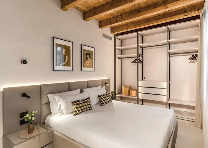 Seety Porta Romana Statue * Μιλάνο