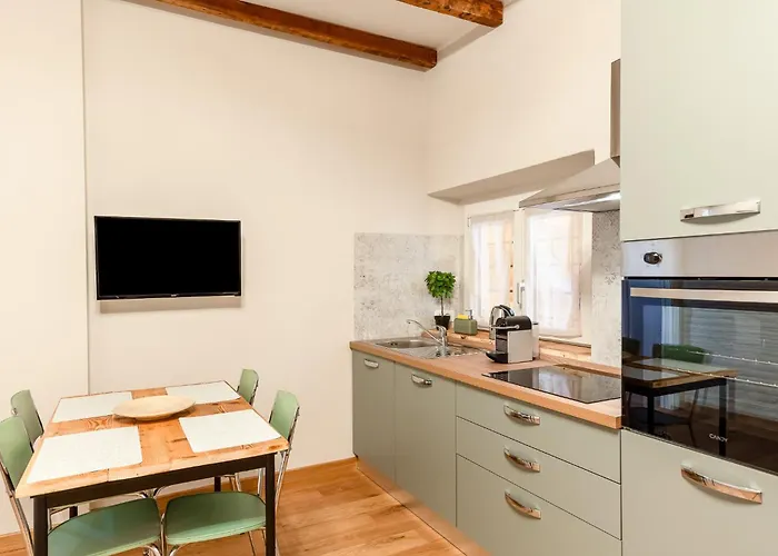 Modern Flat Near Skyline מילאנו