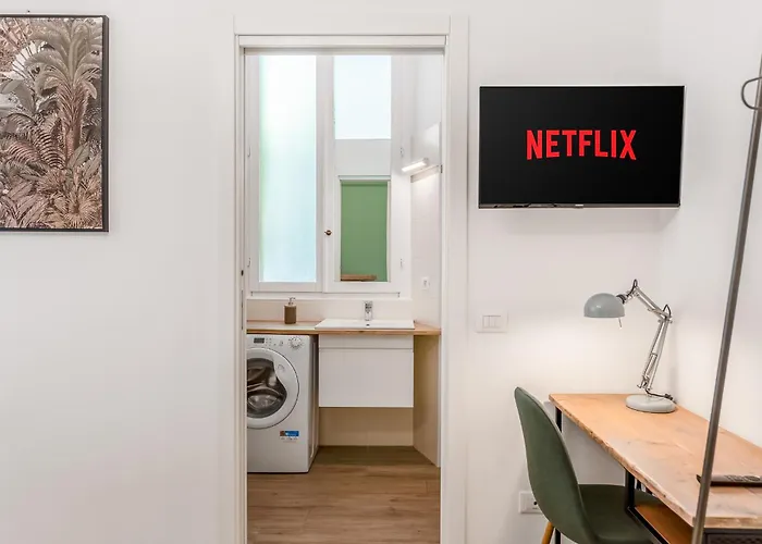 Apartment Entire With Patio In The Isola Area *