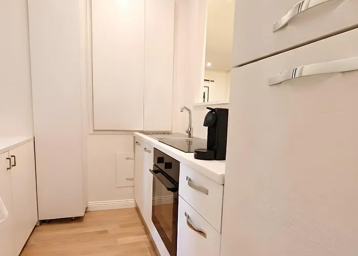 Chic Liberty Flat In Porta Venezia Center, Subway 1 Min, Ac, Wifi Апартаменты Милан