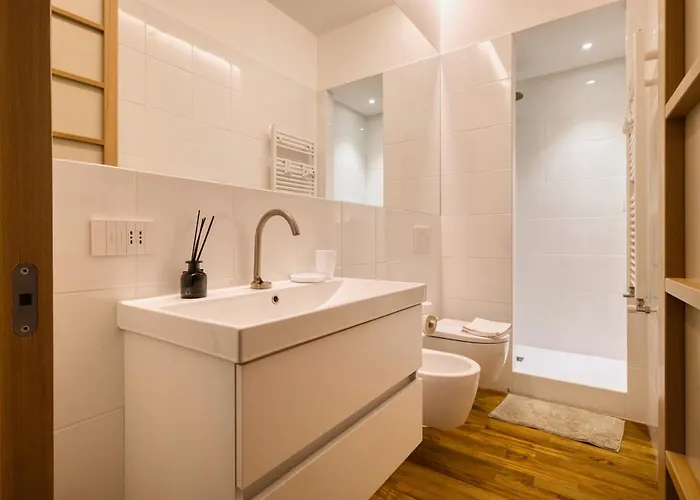 Apartment Just Urban - Exclusive 1br Center With Balcony Mailand