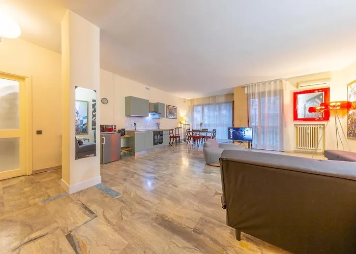 - Spacious And Bright Apartment, Elegant Area * 밀라노