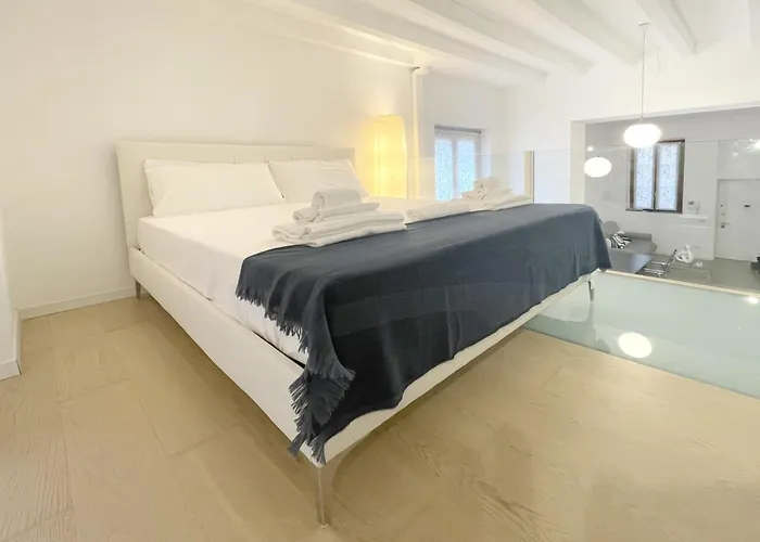 Flatsharing - Collegno 3 Level Loft *