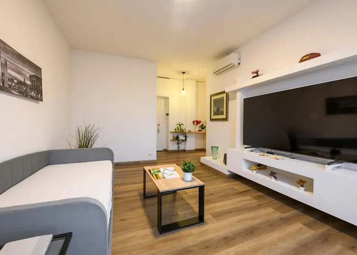 Modica, 16 - Near Iulm Διαμέρισμα *