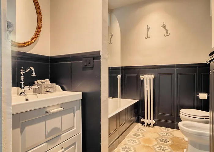 Bright 2br Near Arco Della Pace Apartment Milan