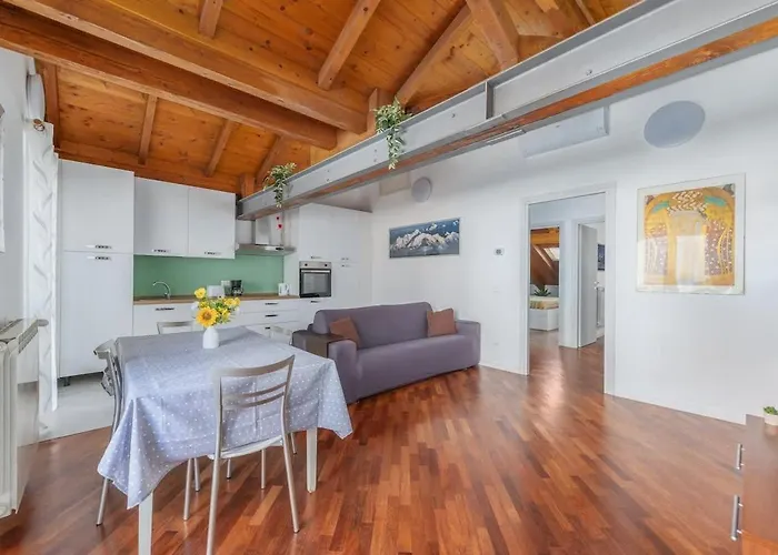 Homey Grandeur - Spacious With Terrace & Wi-fi 米兰