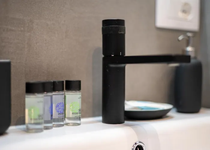 Ieo Area - Duomo 15 Min - New And Bright דירה מילאנו