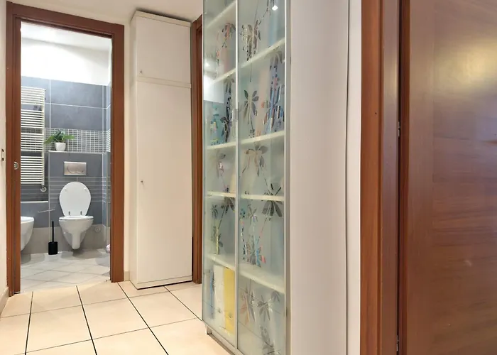 Homeby, Casa Elena * Milán