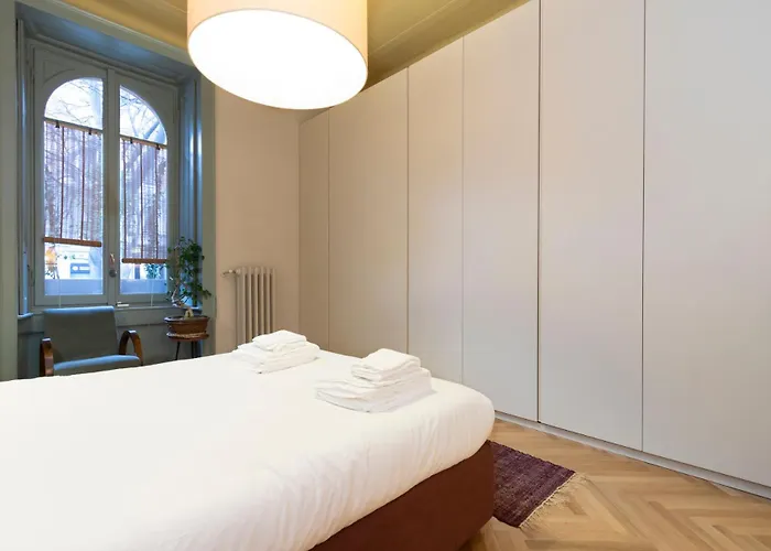 M4 Elegance And Style Near The Metro