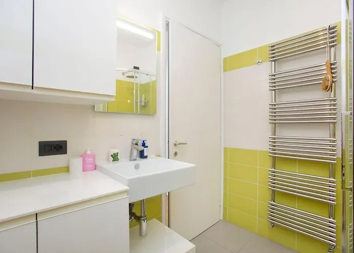 Light Blue Home-sempione Park-metro M2-brera *