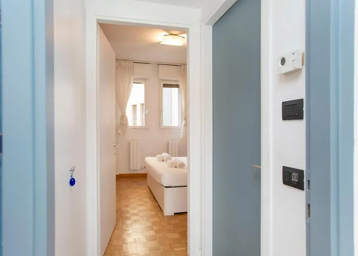 Light Blue Home-sempione Park-metro M2-brera 公寓 *