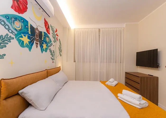 Lejlighed Costanza Home, Moderno Ed Elegante Nel Cuore Della Citta Di Milano, Nuova Metro Blu, Comodo Per Duomo, San Siro E Rho Fiera