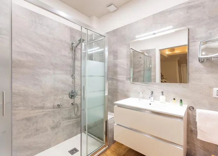 Maison Plana Vicino Citylife, Fiera Milano, San Siro - 2 E 2 Bagni Milano