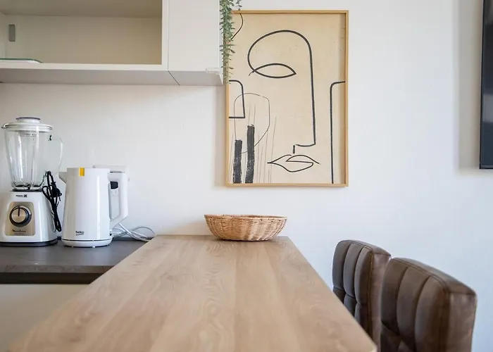 Navigli - Leo Brothers - Tibaldi 14 Milánó