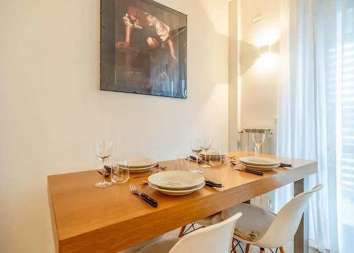 Luminoso E Ristrutturato Con Doppio Balcone E Wifi * Milan