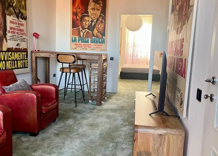 The Vintage Movie Naviglio Grande * Milano