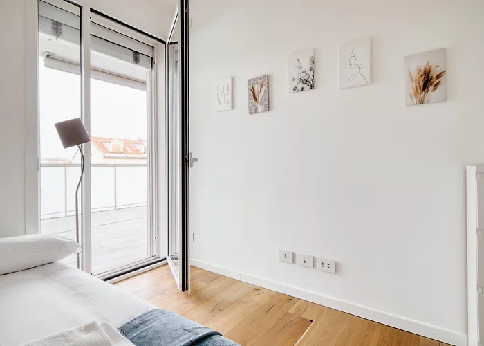 Just Urban - Bright 2br With Terrace 10 Min M4 To Duomo Apartment Mailand