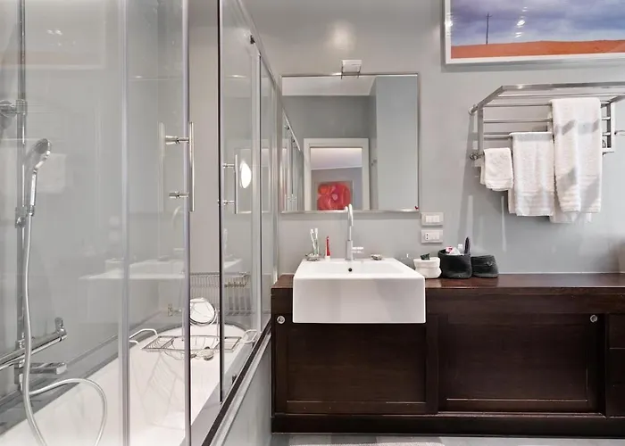 Modern And Particular In The Center Apartment *