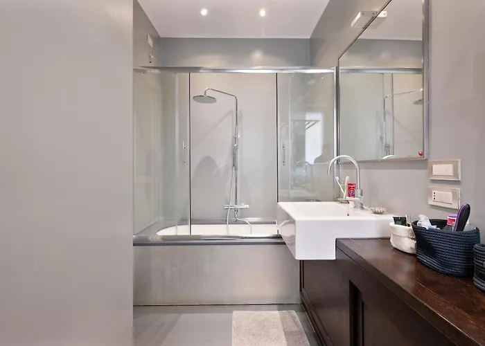 Modern And Particular In The Center Mailand