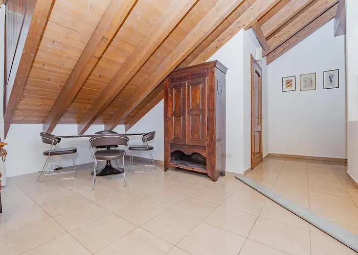 Bnbest Tricolore 6 Pax Milaan