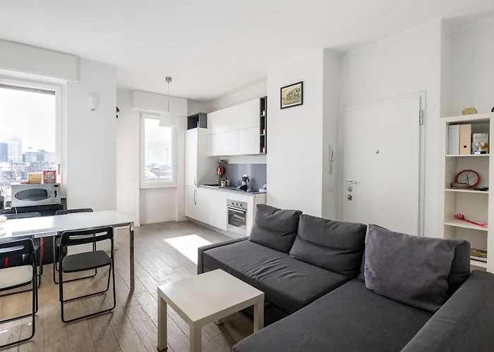 Lovely Very Near Zara Metro Station M3m5