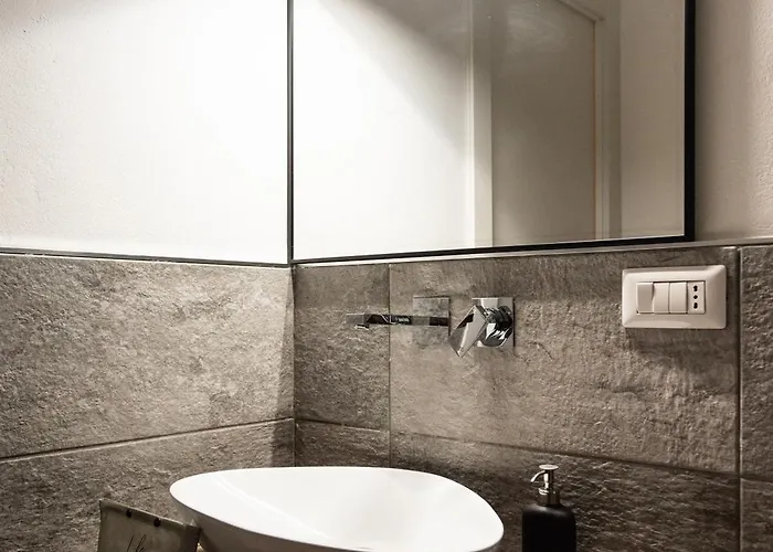 Apartamento Youhosty - Falcone 7 *