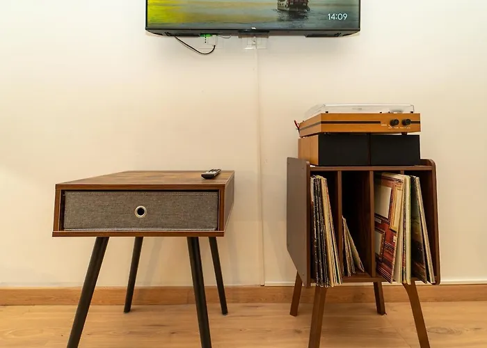 The Artist's Nest - On The Navigli Apartamento