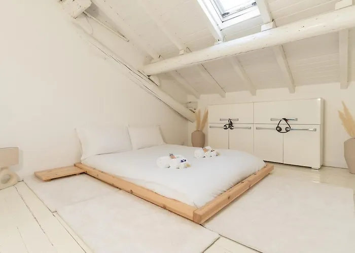 Navigli - Montevideo - Bilocale Su Due Piani 아파트