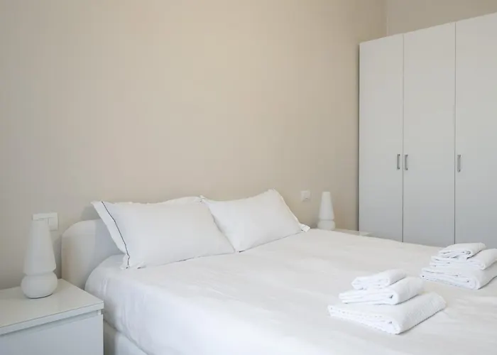 Italianway - Leoncavallo 45 * Milánó