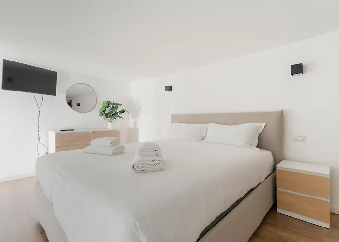 Guesthost - Affori Cozy Flat * Μιλάνο
