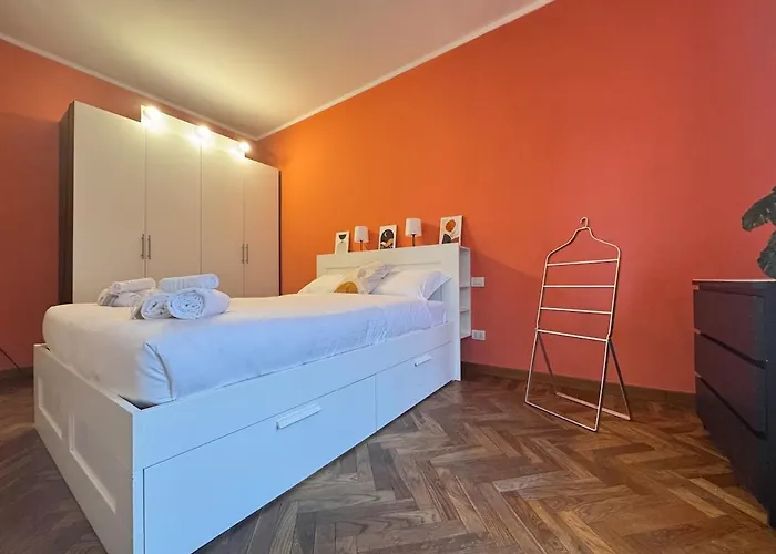 Wood Essence - Authentic Large -city Center Appartement Milaan