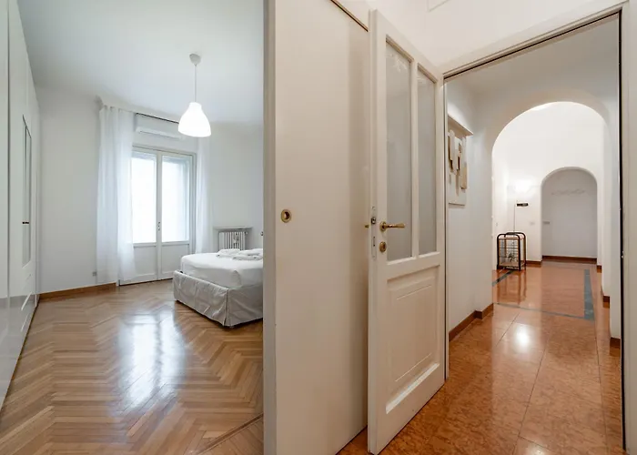 Apartman 4 Min From Porta Genova Station With Whirlpool *