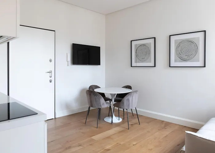 Elegante E Raffinato Bilocale G In Piazza Affari Апартаменты Милан