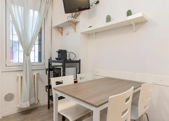 Comfortable Two-room Porta Romana M3 Apartment Mailand