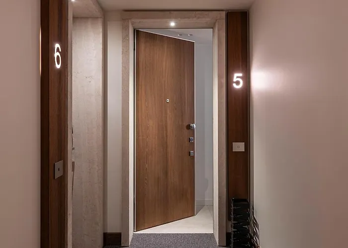 Quiet Luxury Retreat Design & Comfort Al Duomo * Milán