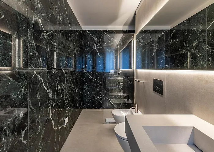 Quiet Luxury Retreat Design & Comfort Al Duomo Apartamento Milán