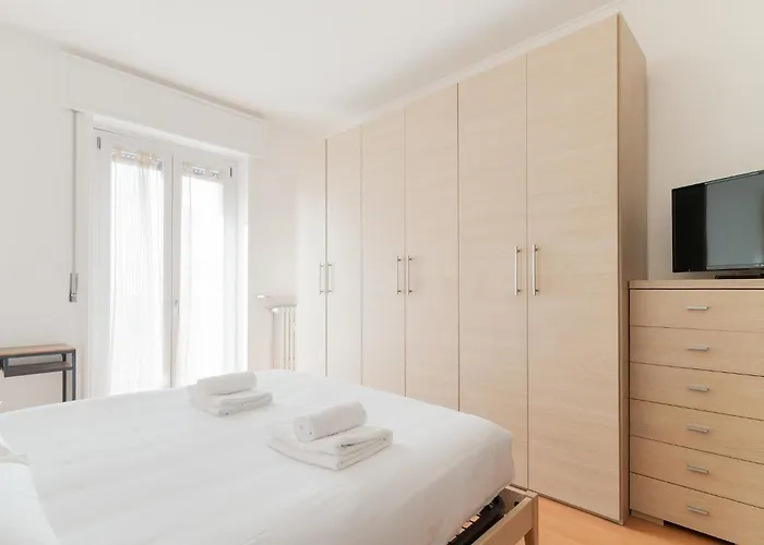 Guesthost - Bright Comfy Lejlighed Milano