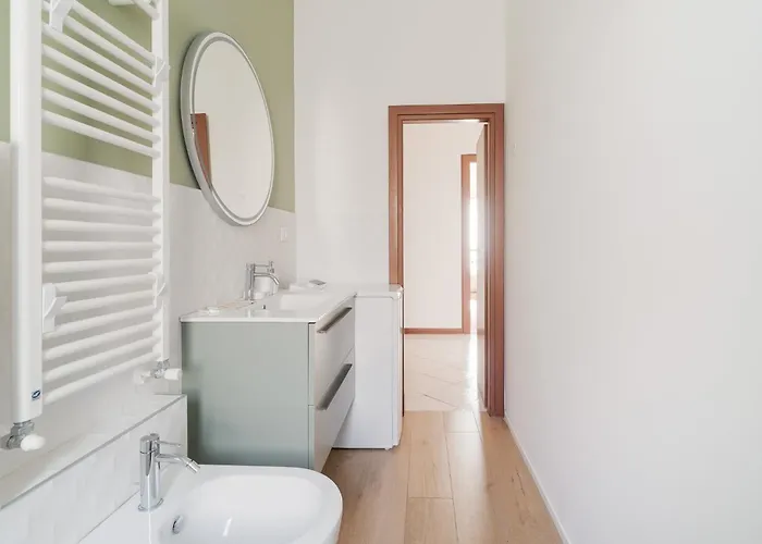 Guesthost - Bright Comfy Lejlighed Milano