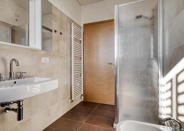Giaxtower Palestra & Piscina Pure Living 5' Piano * 밀라노