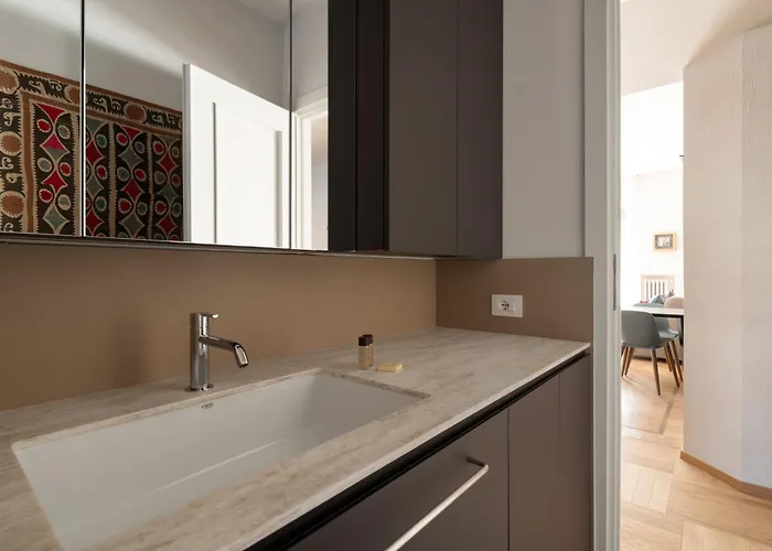 Isola - Menabrea - Moderno Trilocale Di Design Lägenhet