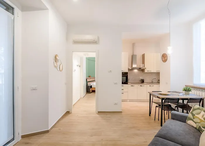 Entire With Patio In The Isola Area * 米兰