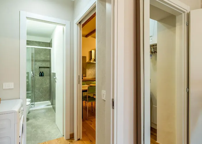 Modern Flat Near Skyline