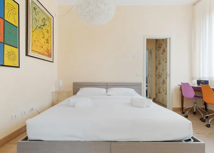 Duomo - San Babila - Elegante Trilocale Con Balcone Apartment