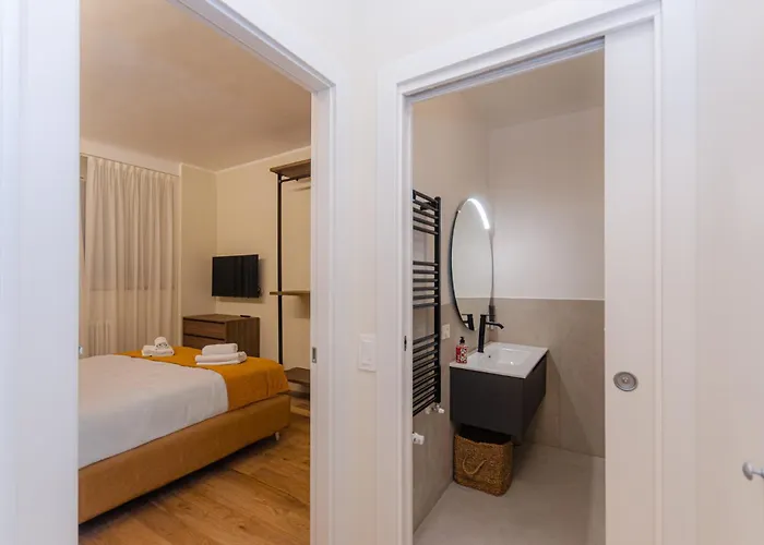 Costanza Home, Moderno Ed Elegante Nel Cuore Della Citta Di Milano, Nuova Metro Blu, Comodo Per Duomo, San Siro E Rho Fiera Lejlighed *