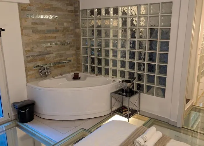 2-level Designer Loft In Isola District * Mediolan