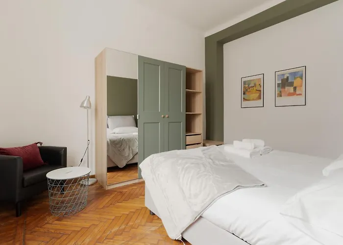 Apartment Guesthost - Morazzone Bright And Cozy Design Flat