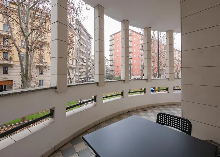 I-host - Modern 1br With Balcony Near Sempione Mediolan