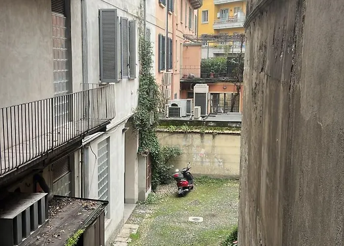 Chandelier - Center * Milan